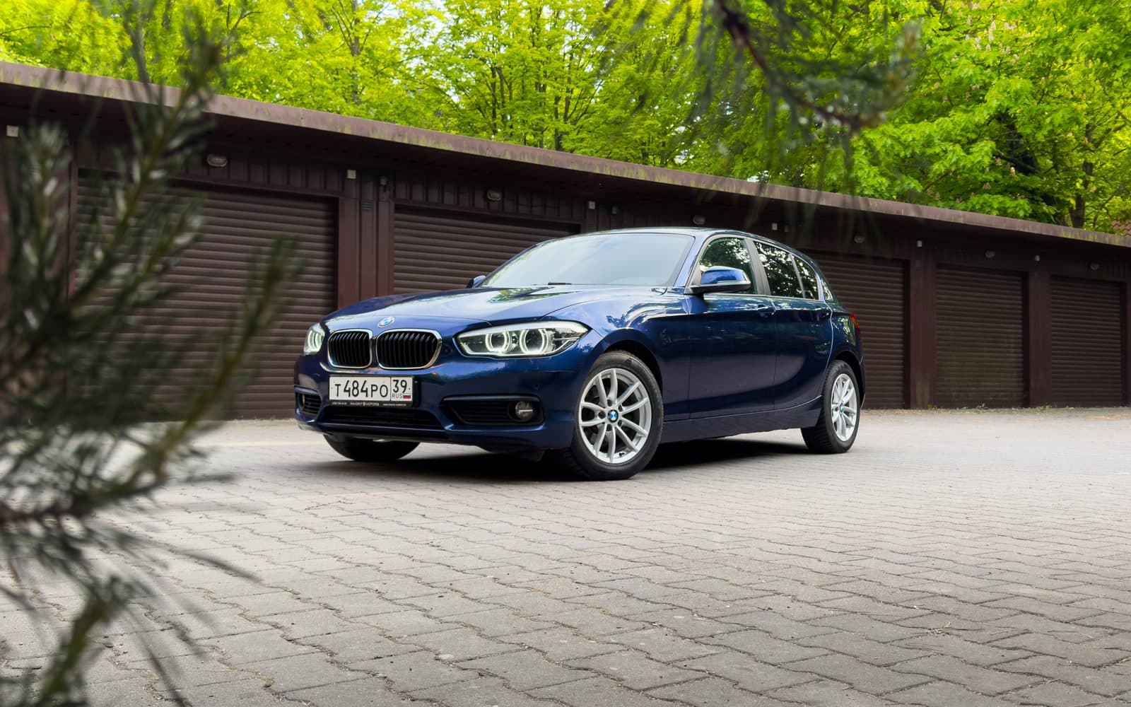 BMW 118i — фото 1 в аренду в Калининграде — LiteRent