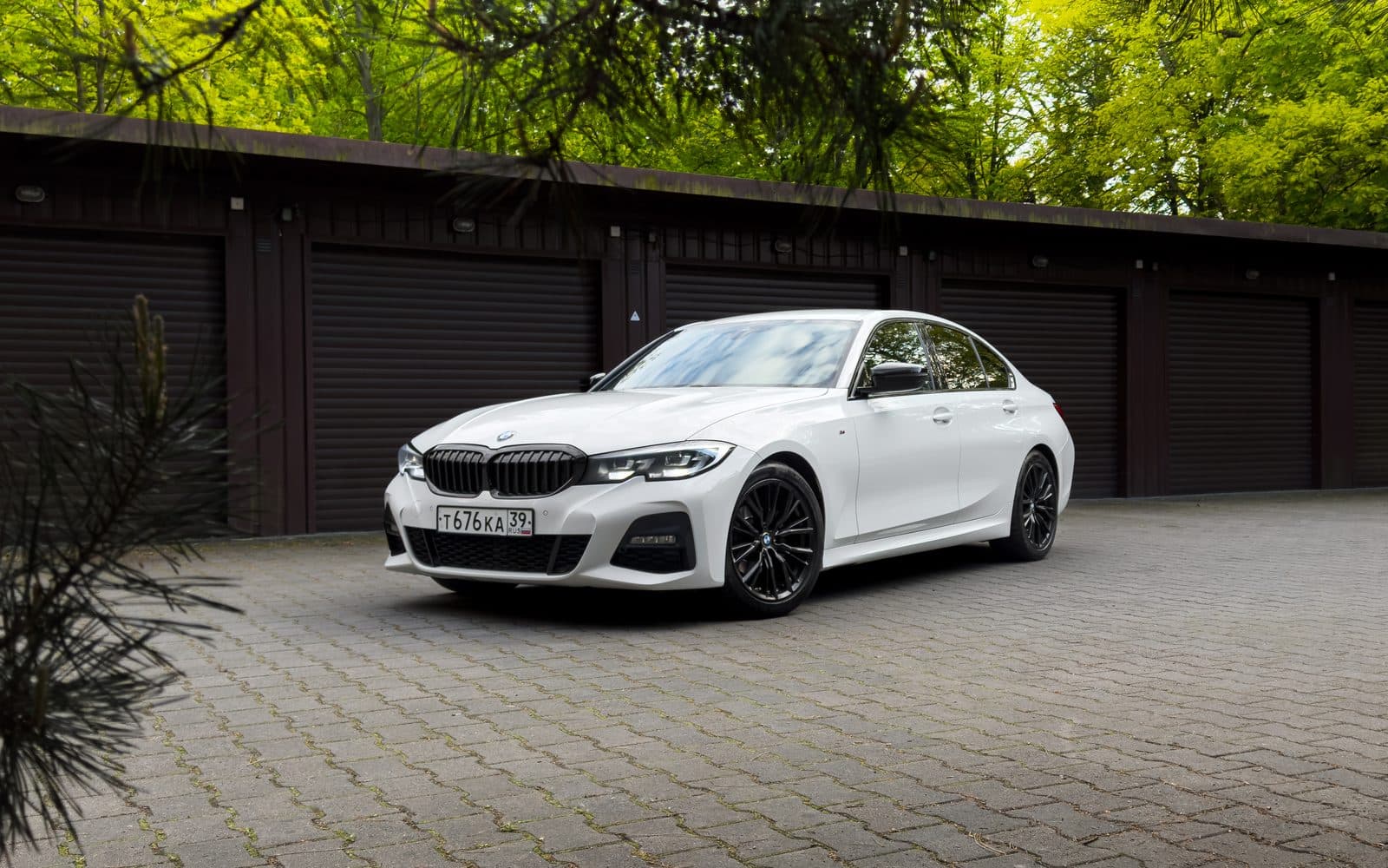 BMW 318D — фото 1 в аренду в Калининграде — LiteRent
