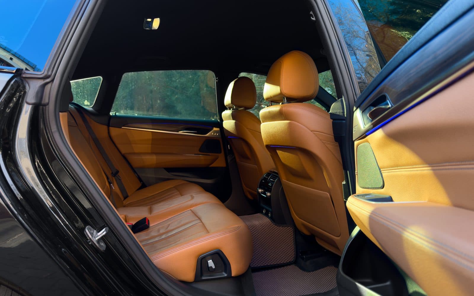 BMW 6 GT — фото 1 в аренду в Калининграде — LiteRent