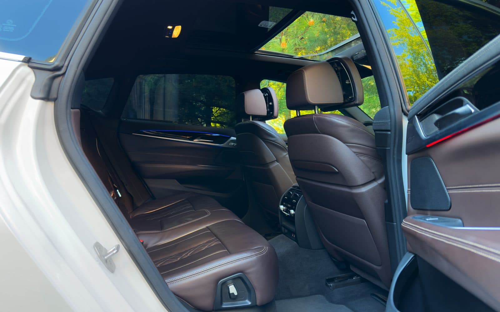 BMW 620D GT 2021 — фото 3 в аренду в Калининграде — LiteRent