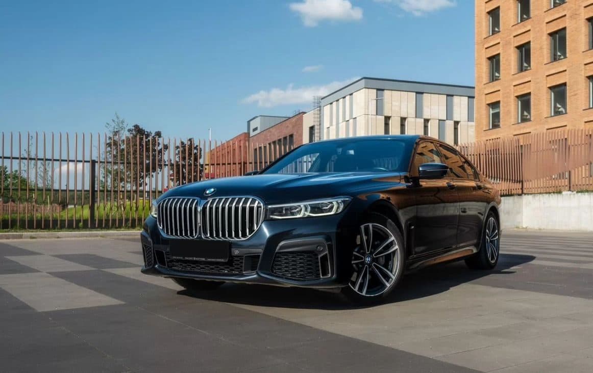 BMW 730D xDrive — фото 1 в аренду в Калининграде — LiteRent