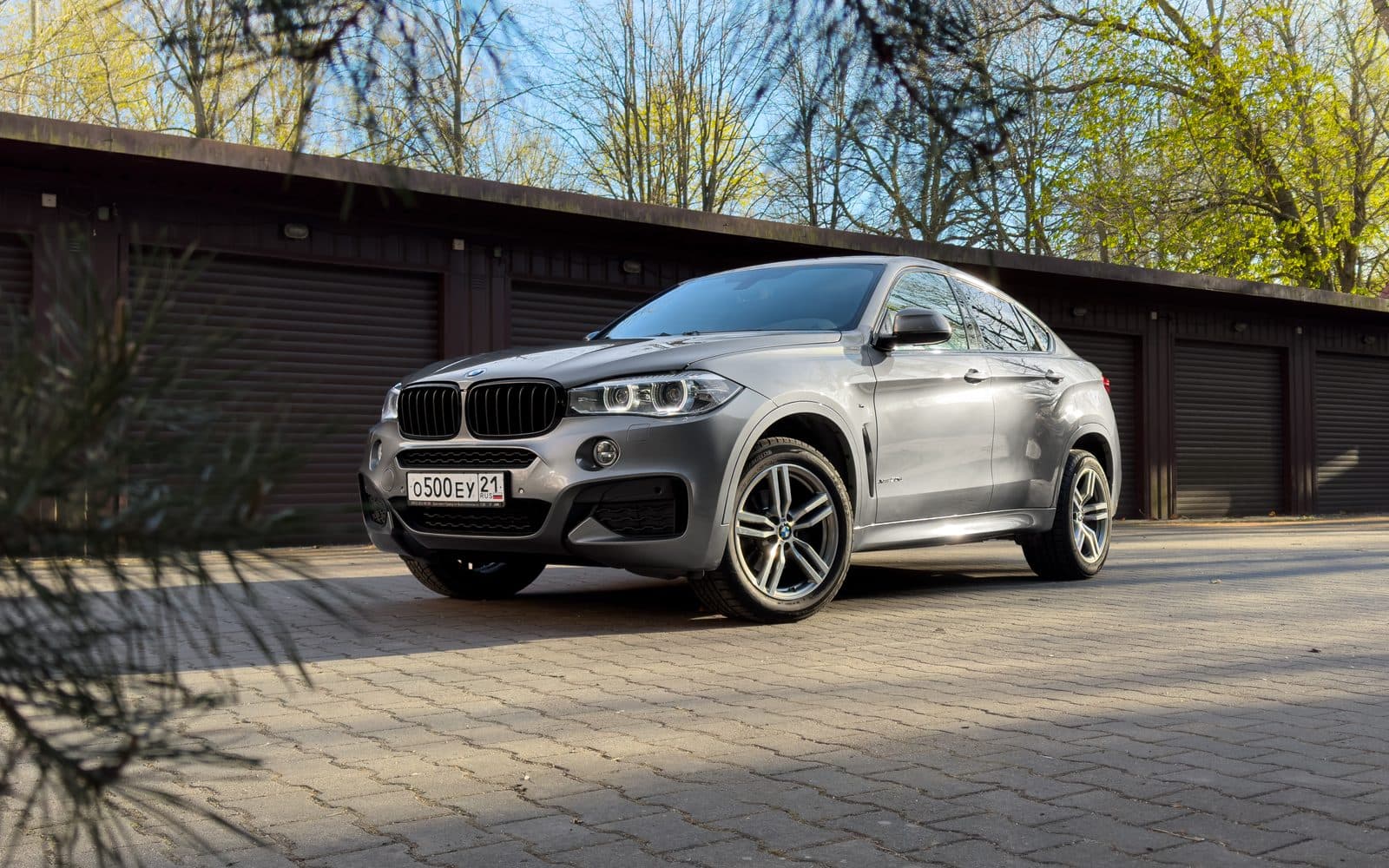 BMW Х6 30D — фото 1 в аренду в Калининграде — LiteRent