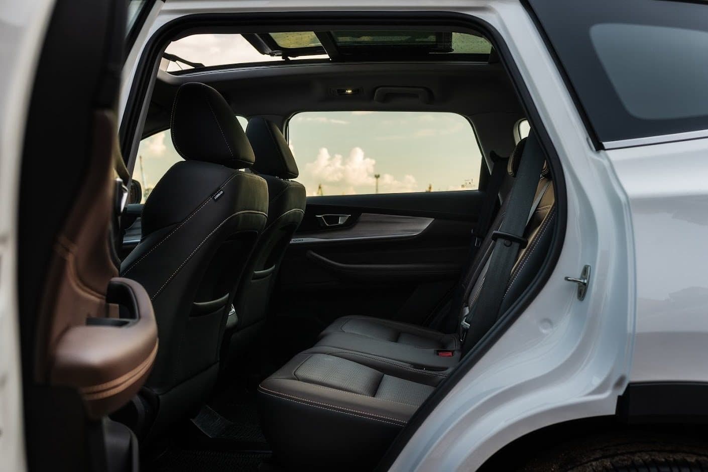 Chery TIGGO 8 Pro Max 2024 — фото 3 в аренду в Калининграде — LiteRent