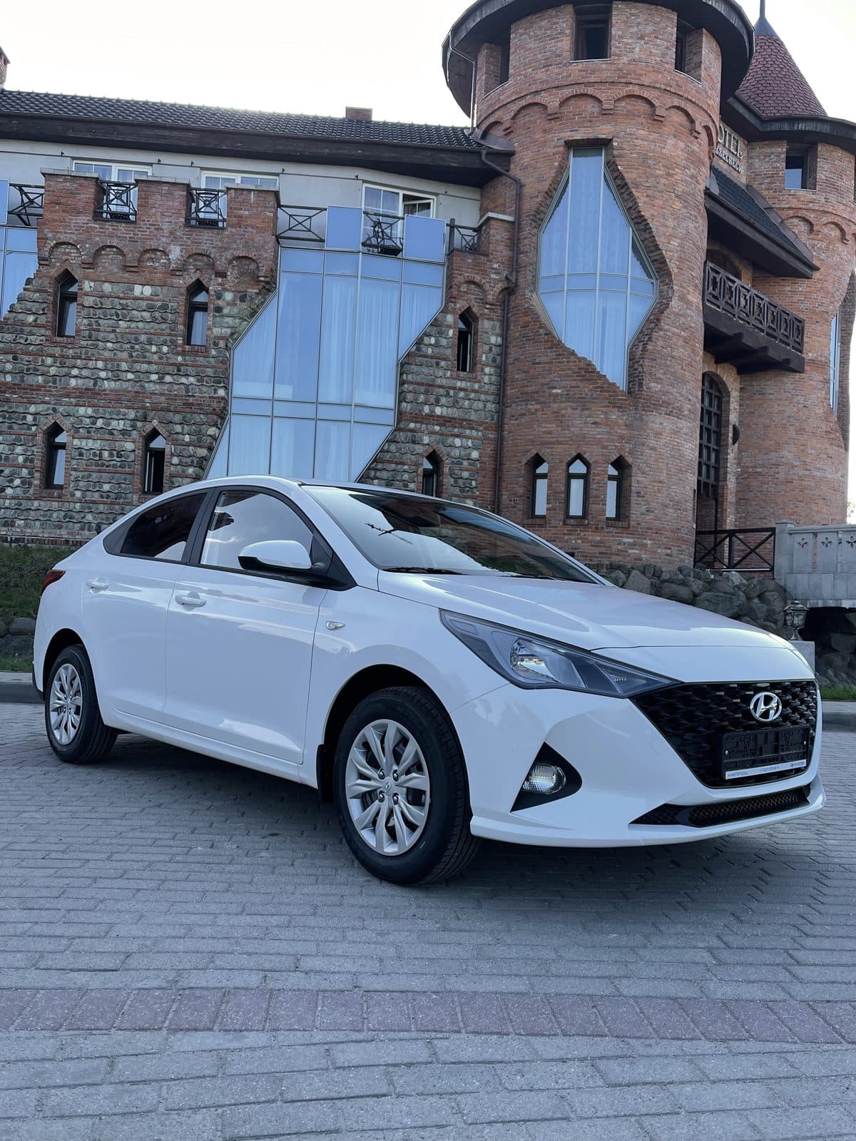 Hyundai Solaris — фото 1 в аренду в Калининграде — LiteRent