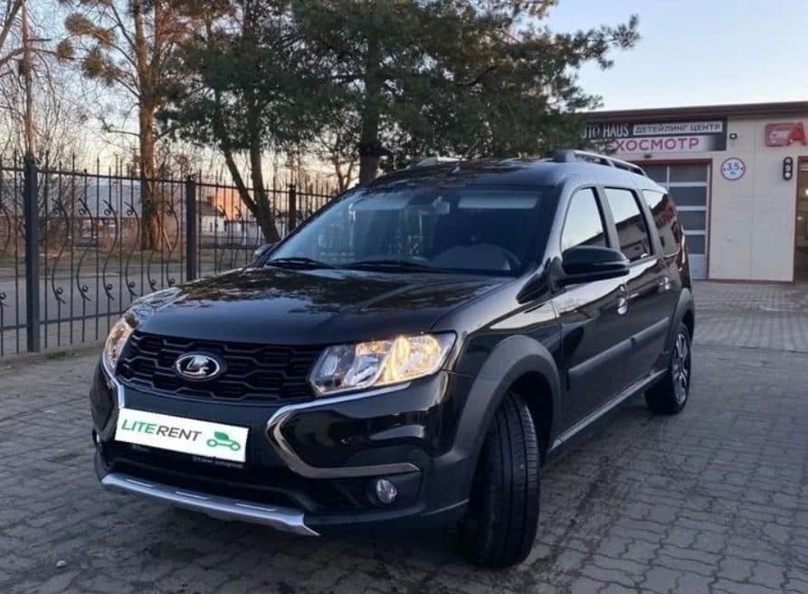 Lada Largus Cross 2022 — фото 1 в аренду в Калининграде — LiteRent