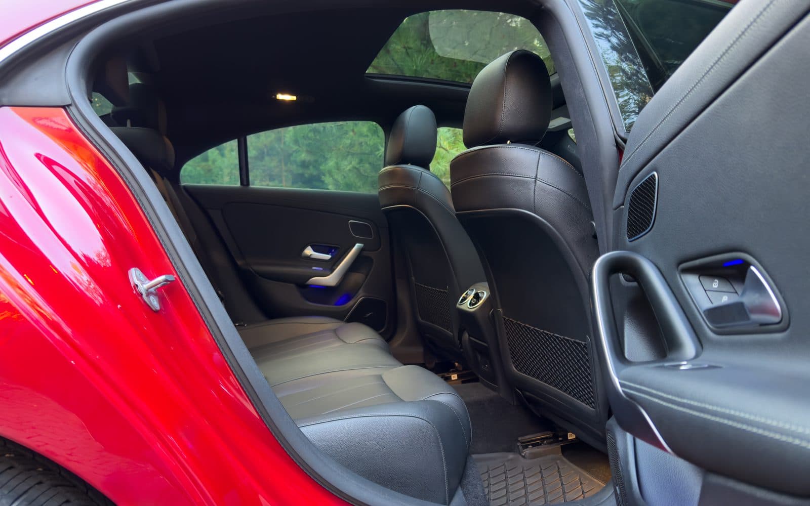 Mercedes-Benz CLA 250 — фото 3 в аренду в Калининграде — LiteRent