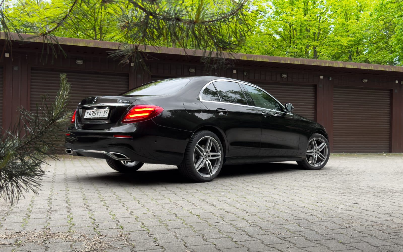Mercedes-Benz E200 AMG — фото 5 в аренду в Калининграде — LiteRent