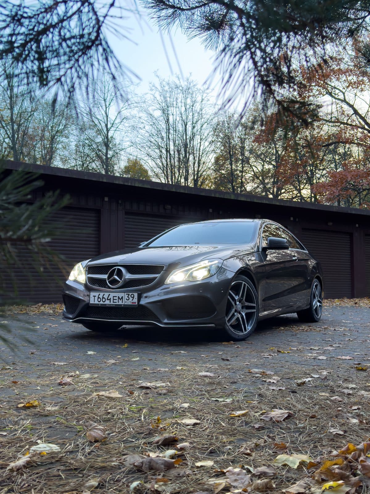 Mercedes-Benz E200 COUPE — фото 2 в аренду в Калининграде — LiteRent