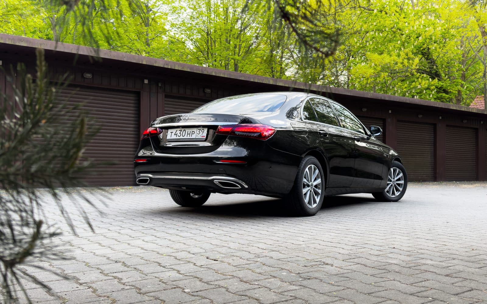 Mercedes-Benz E220 — фото 3 в аренду в Калининграде — LiteRent
