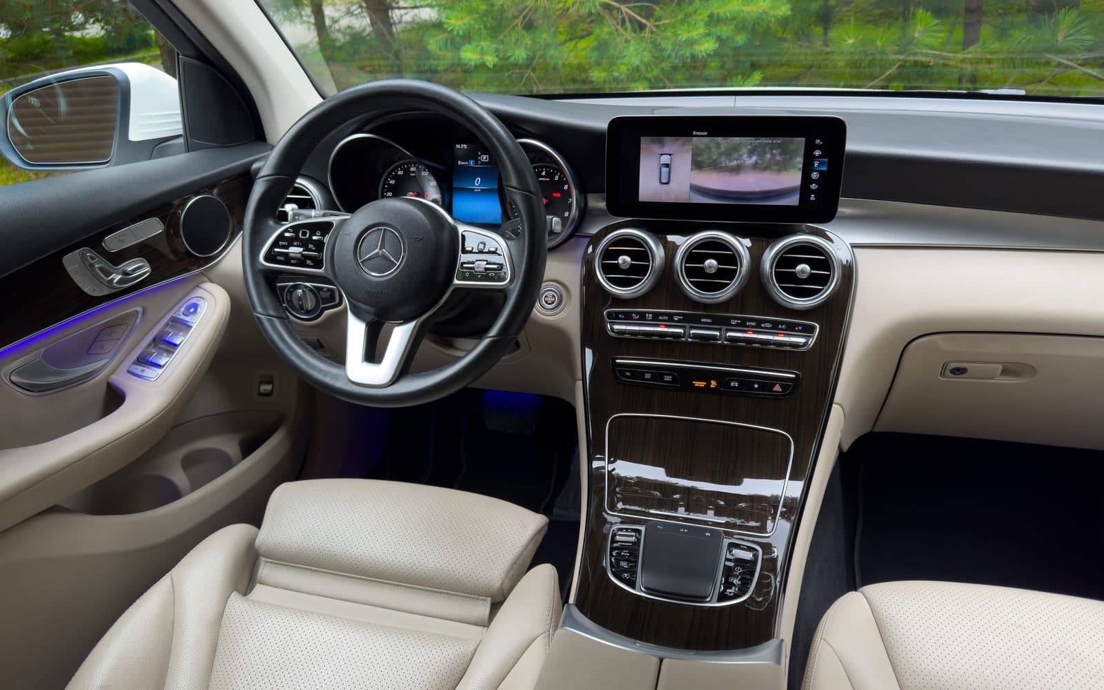 Mercedes-Benz GLC 2021 — фото 4 в аренду в Калининграде — LiteRent