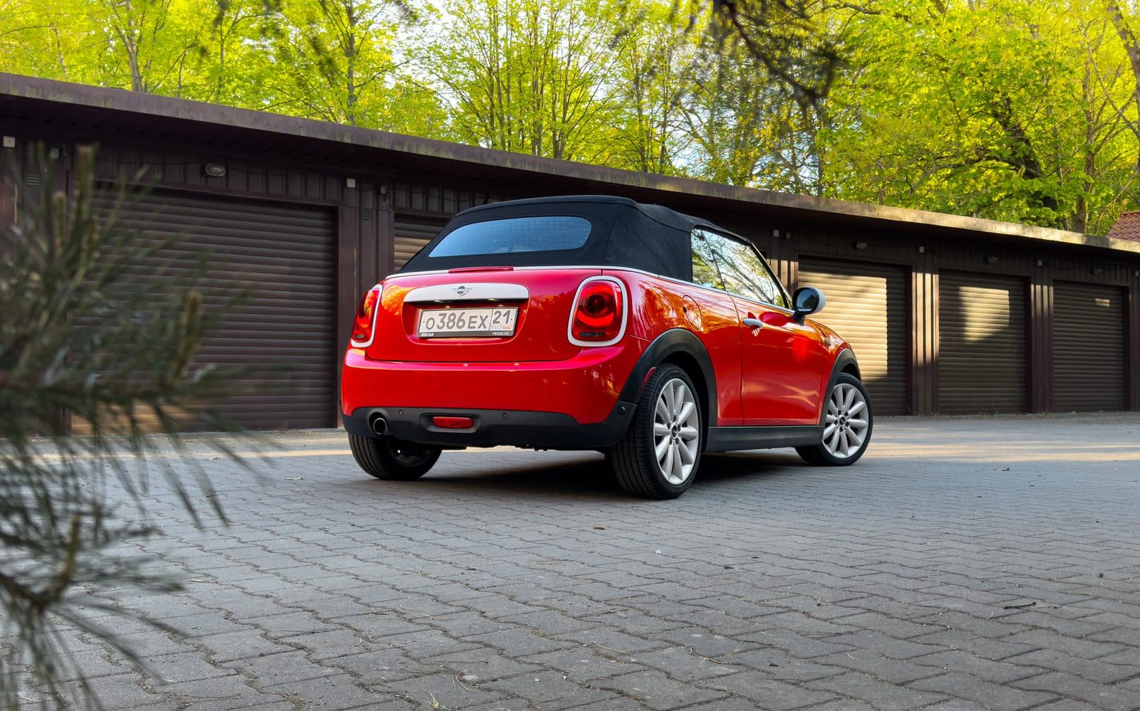 Mini Cooper Cabrio 2022 — фото 4 в аренду в Калининграде — LiteRent