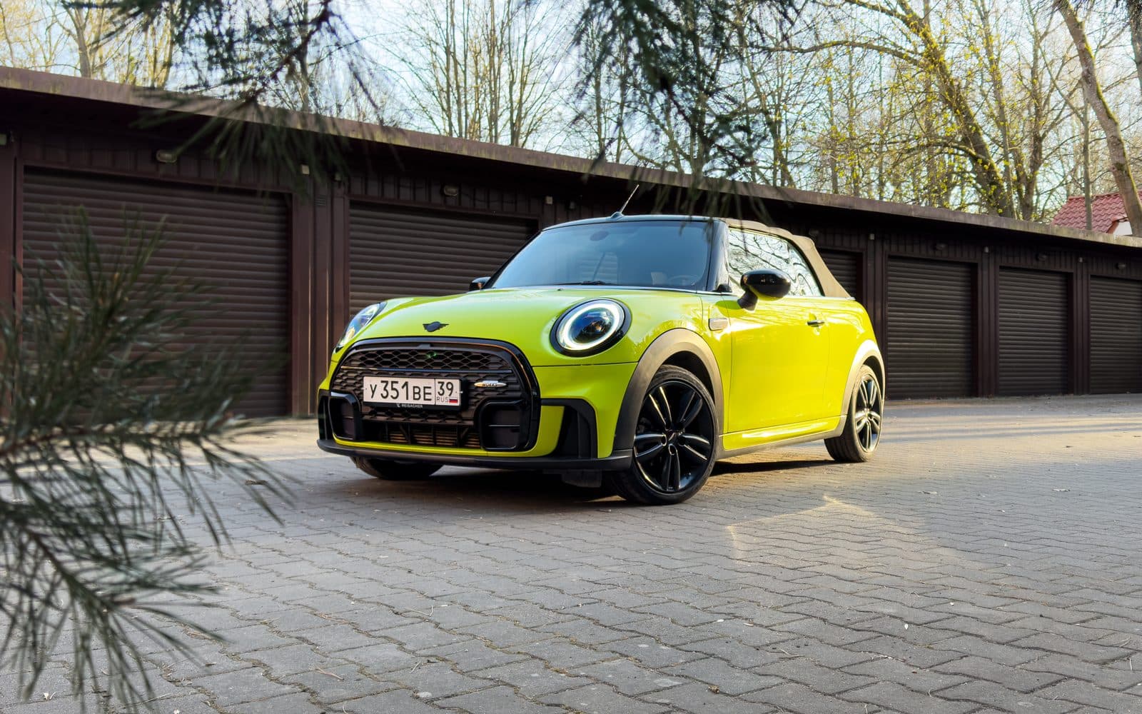 Mini Cooper Cabrio — фото 3 в аренду в Калининграде — LiteRent