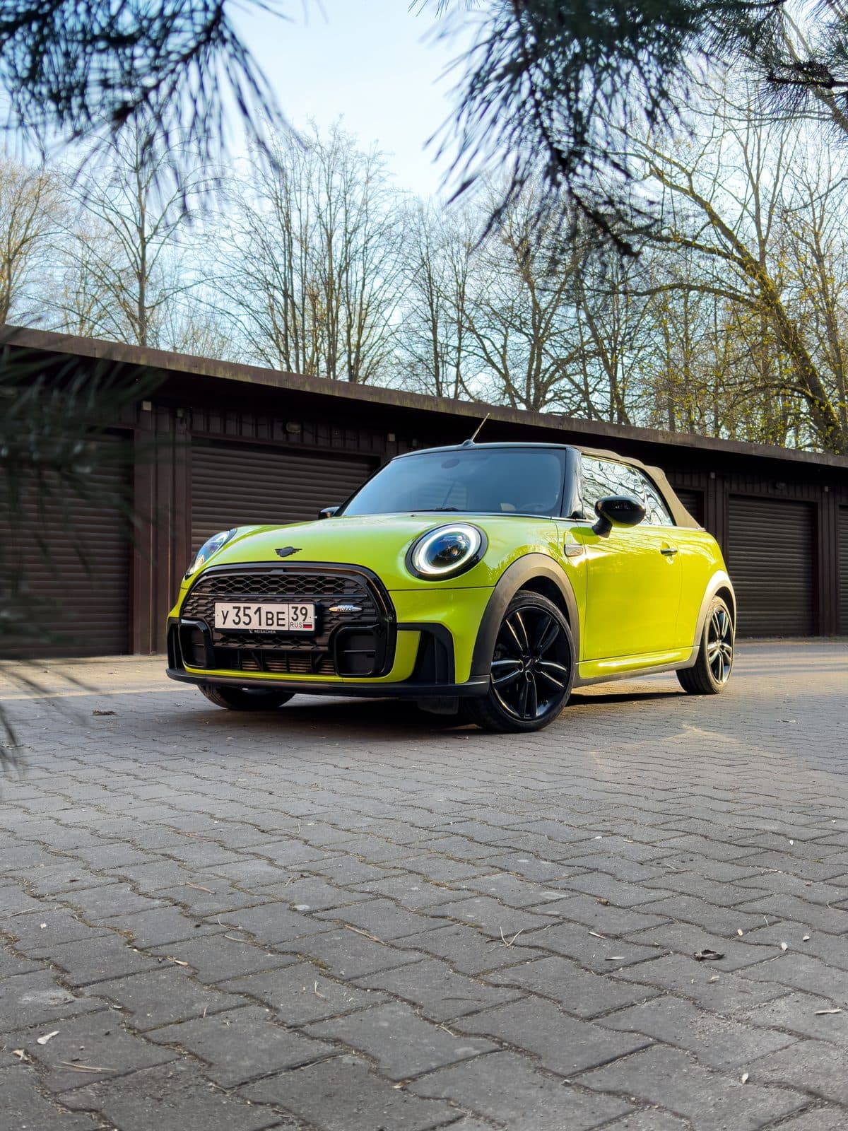 Mini Cooper Cabrio — фото 4 в аренду в Калининграде — LiteRent