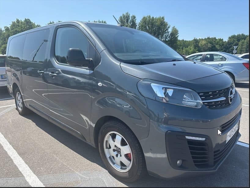 OPEL ZAFIRA LIFE 2021 — фото 2 в аренду в Калининграде — LiteRent