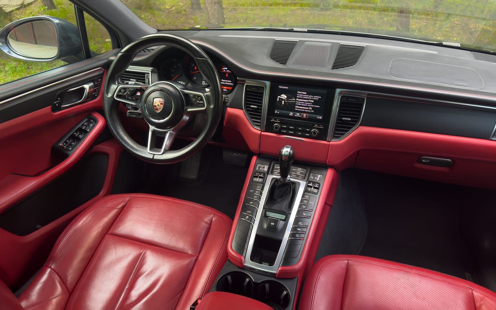 Porsche Macan — фото 1 в аренду в Калининграде — LiteRent