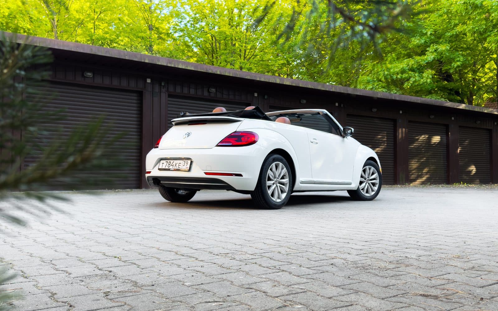 Volkswagen Beetle Cabriolet — фото 4 в аренду в Калининграде — LiteRent