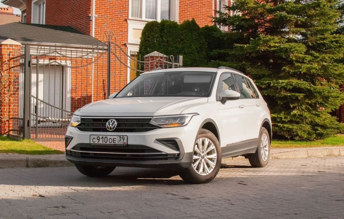 Volkswagen Tiguan 2021 — фото 1 в аренду в Калининграде — LiteRent